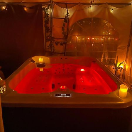 Choisy Le Jacuzzi Bed & Breakfast ภายนอก รูปภาพ