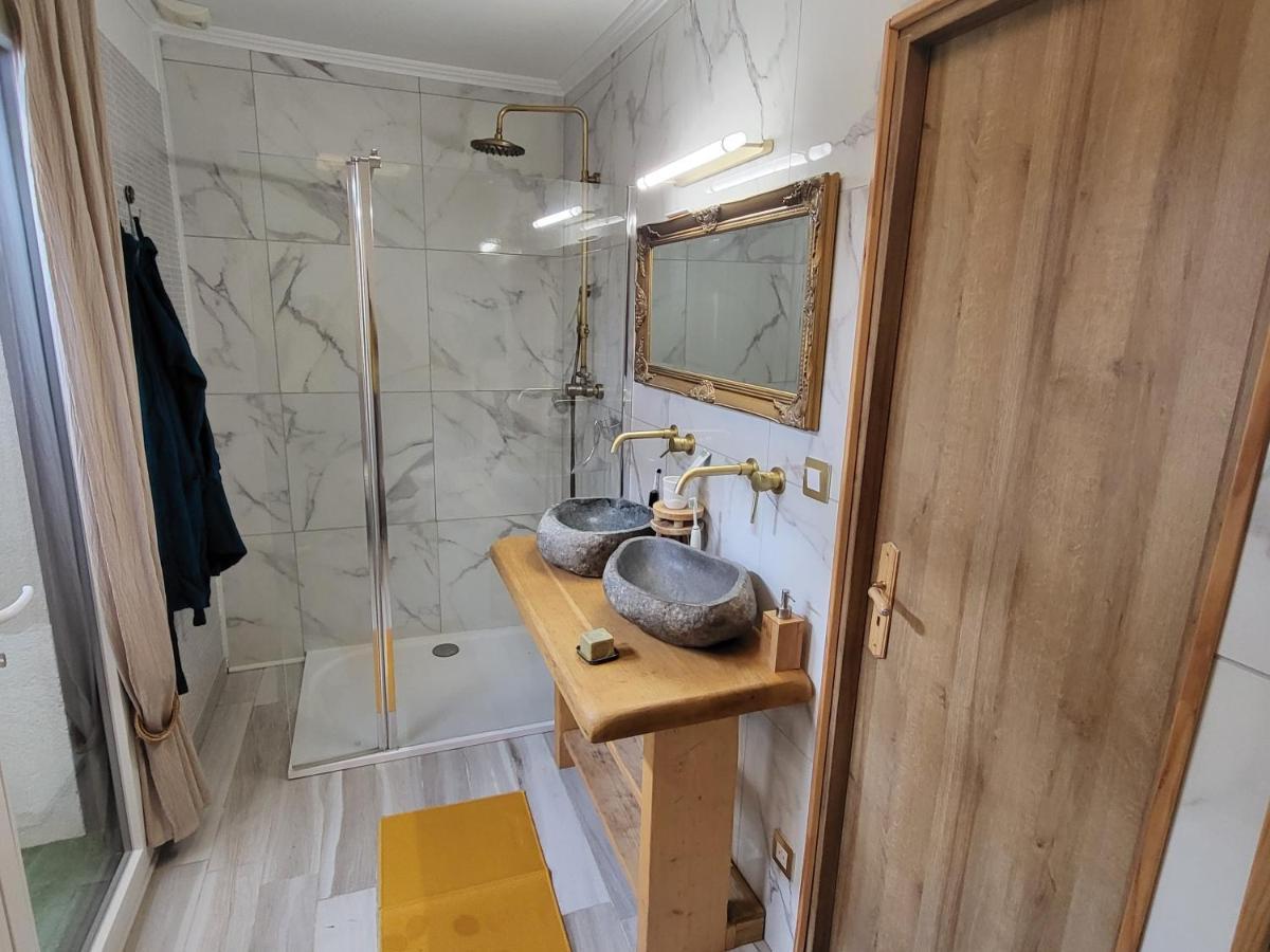 Choisy Le Jacuzzi Bed & Breakfast ภายนอก รูปภาพ