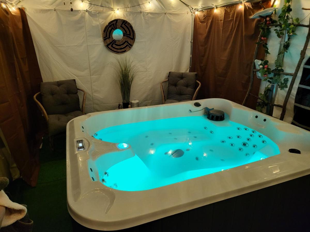 Choisy Le Jacuzzi Bed & Breakfast ภายนอก รูปภาพ