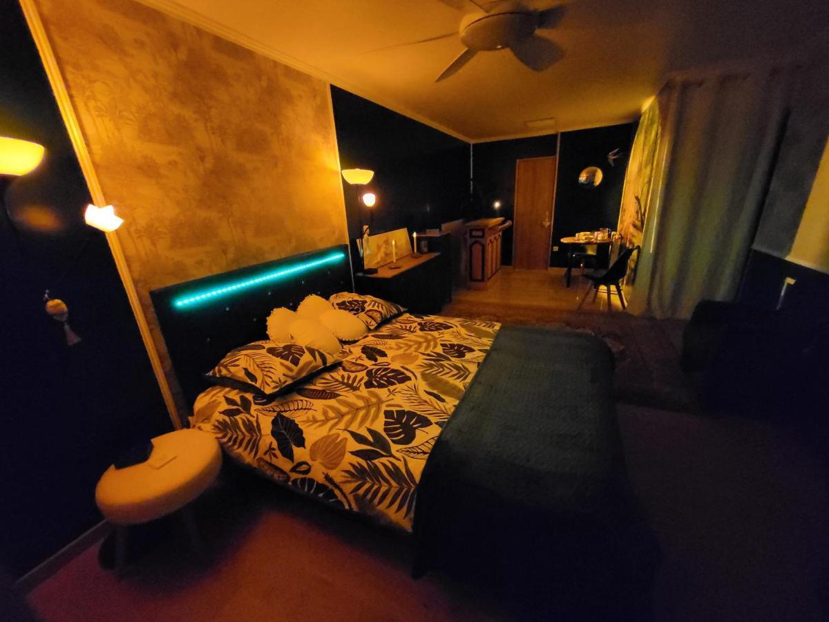 Choisy Le Jacuzzi Bed & Breakfast ภายนอก รูปภาพ