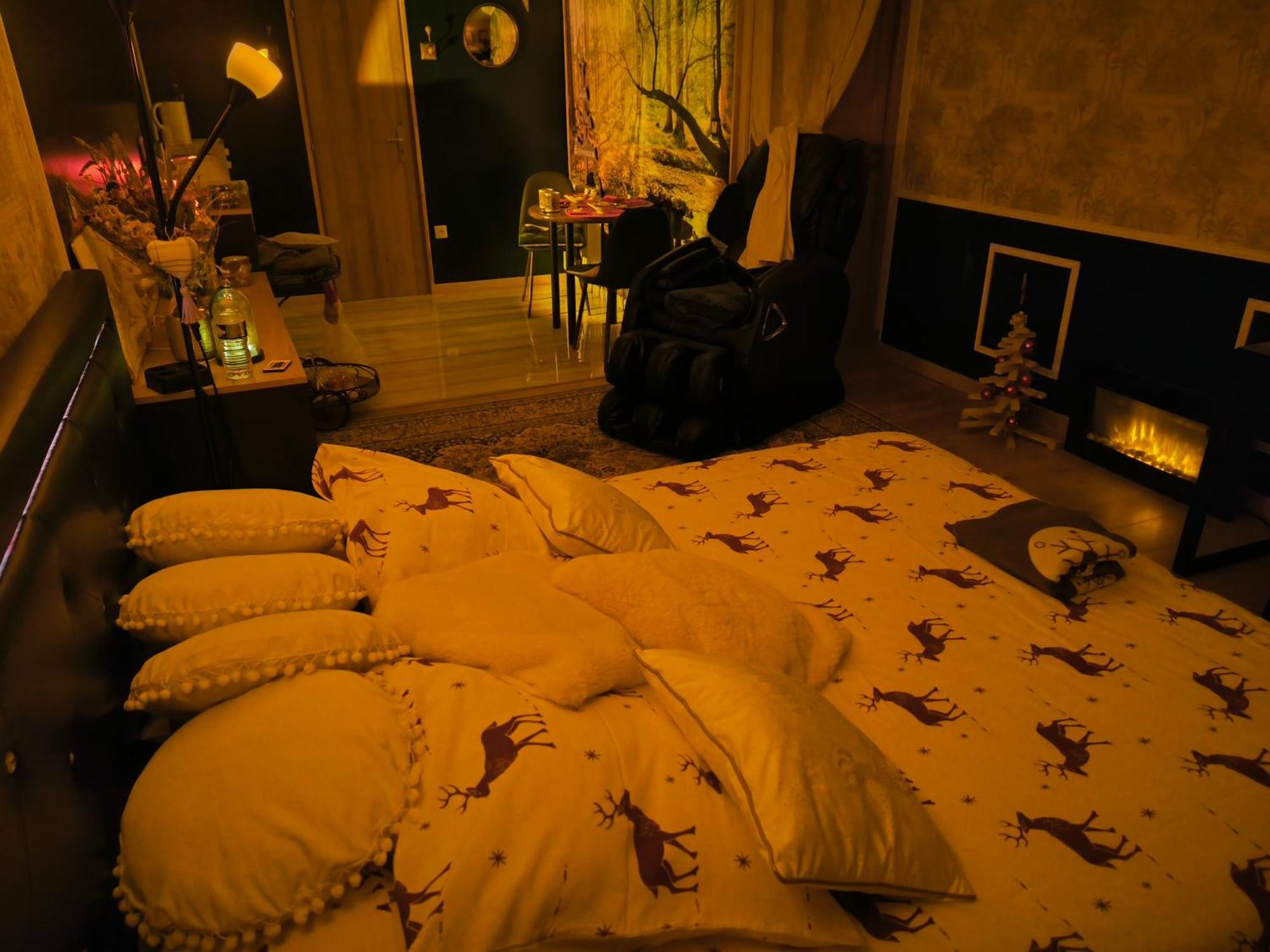 Choisy Le Jacuzzi Bed & Breakfast ภายนอก รูปภาพ